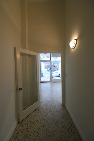 More Photos Of 2029 Tyler St, Hollywood General Retail For Lease