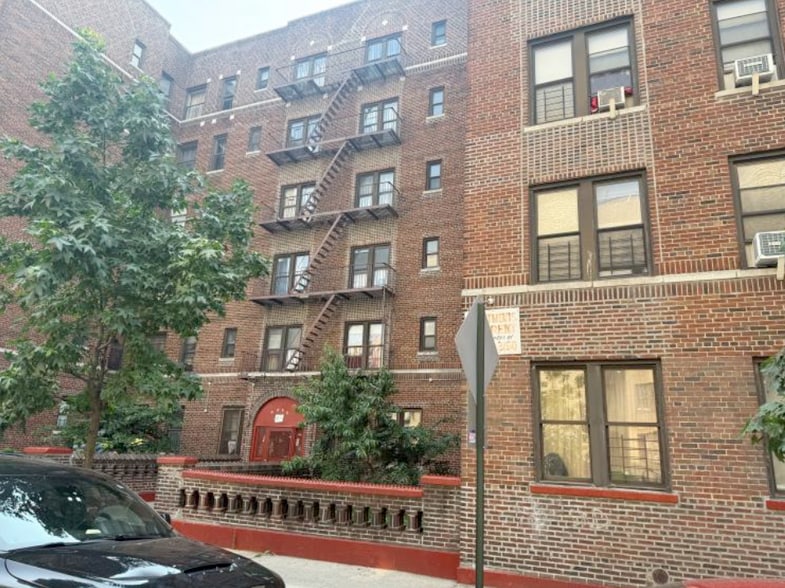 More Photos Of 2334 Tiebout Ave, Bronx Apartments For Sale