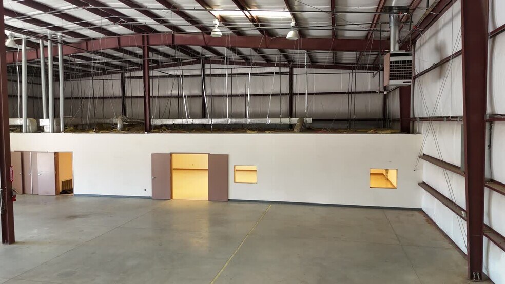 More Photos Of 4901 Rockaway Blvd NE, Rio Rancho Manufacturing For Lease