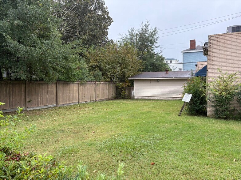 More Photos Of 906 Abercorn St, Savannah Office For Sale