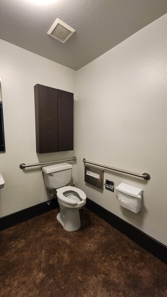 More Photos Of 7300 Healdsburg Ave, Sebastopol Office For Sale