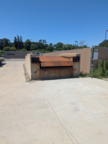 More Photos Of 12801 Silver Lake Rd, Brighton Manufacturing For Sale