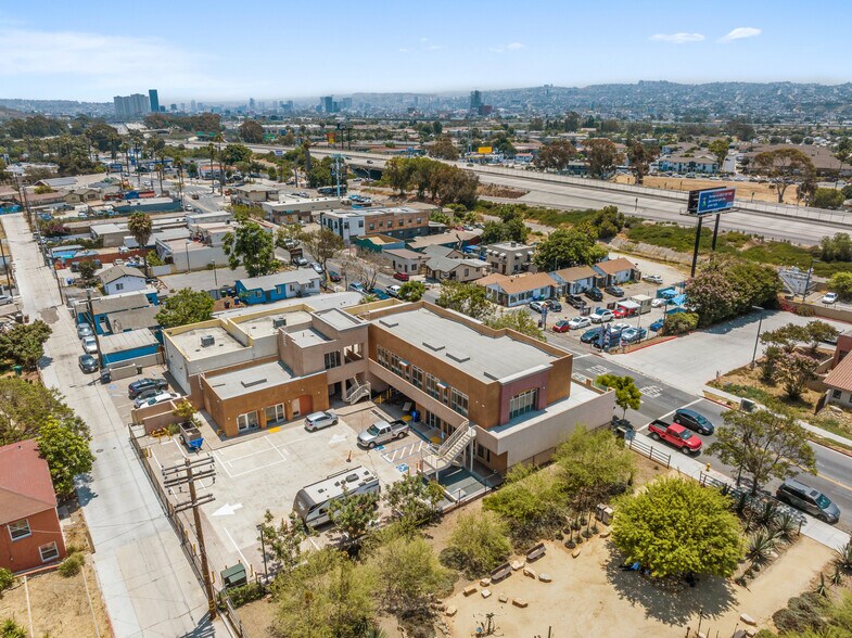 More Photos Of 165 W San Ysidro Blvd, San Ysidro General Retail For Lease