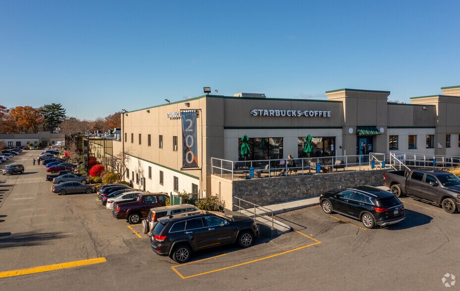 More Photos Of 200-280 W Cummings Park, Woburn Light Manufacturing For Lease