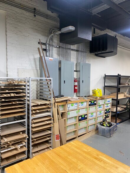 More Photos Of 5680 N Northwest Hwy, Chicago Manufacturing For Sale