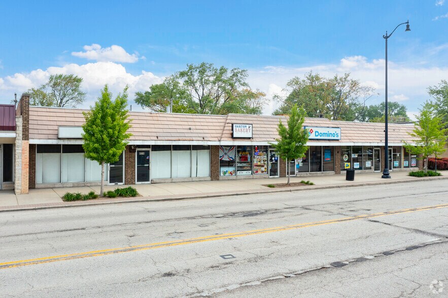 More Photos Of 4504-4516 Oakton St, Skokie Freestanding For Lease