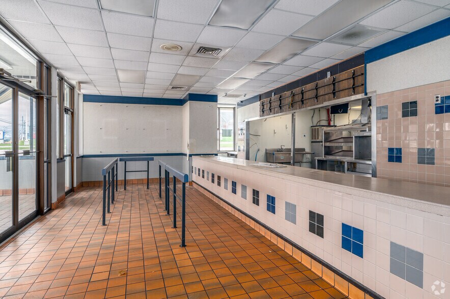 More Photos Of 7677 Broadview Rd, Seven Hills Fast Food For Sale