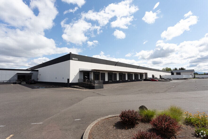 More Photos Of 18285-18557 NE Halsey St, Portland Distribution For Lease
