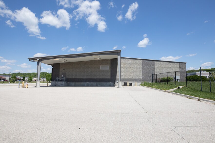 More Photos Of 4302 NW Mattox Rd, Riverside Warehouse For Sale