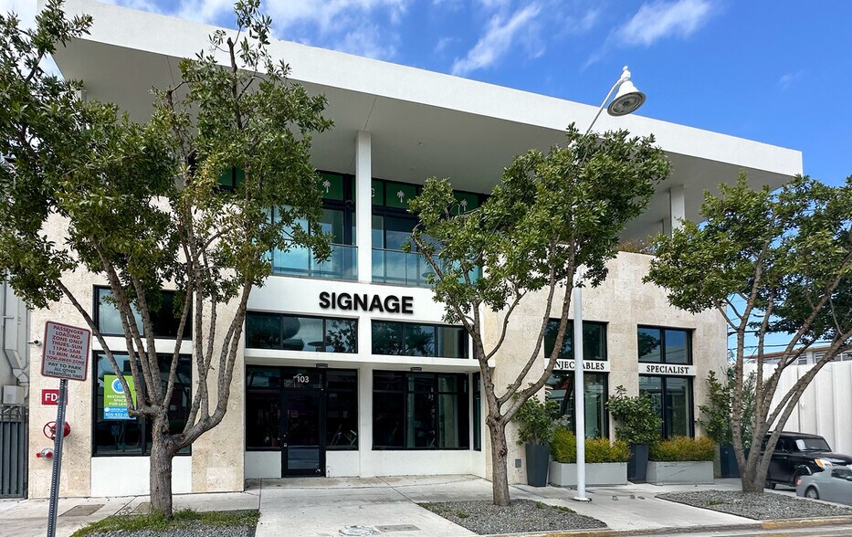 Primary Photo Of 1800 Bay Rd, Miami Beach Restaurant For Lease