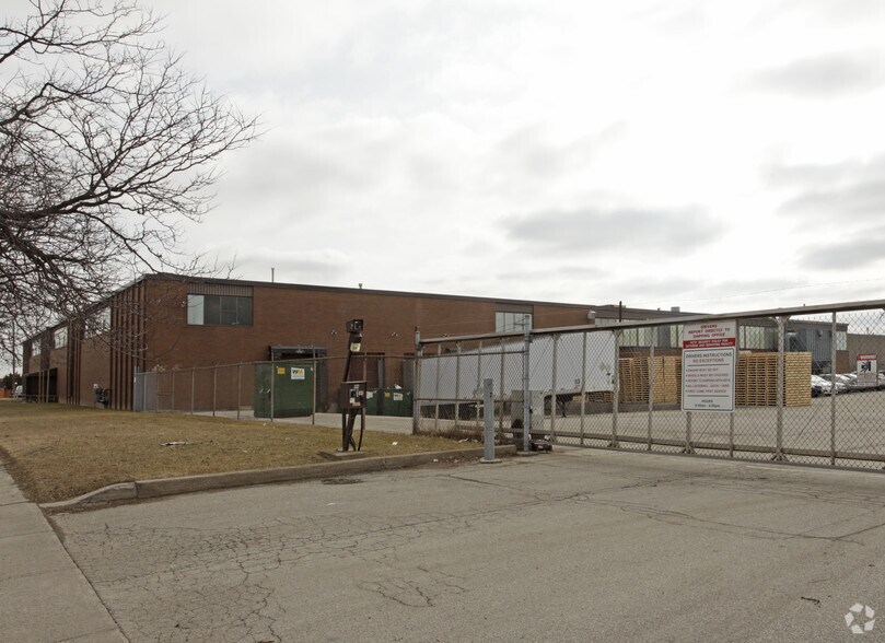 More Photos Of 266 Humberline Dr, Toronto Warehouse For Lease