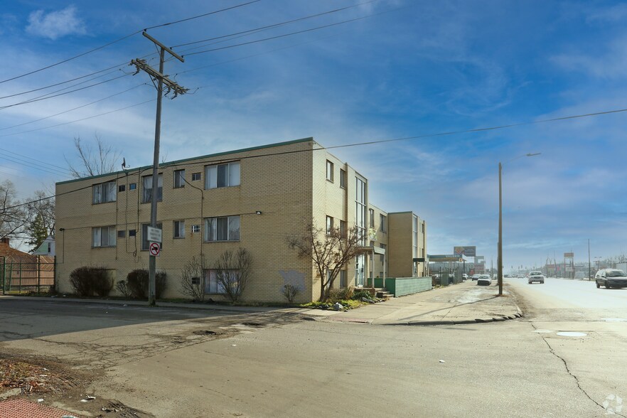 Primary Photo Of 11724 Greenfield Rd, Detroit Apartments For Sale