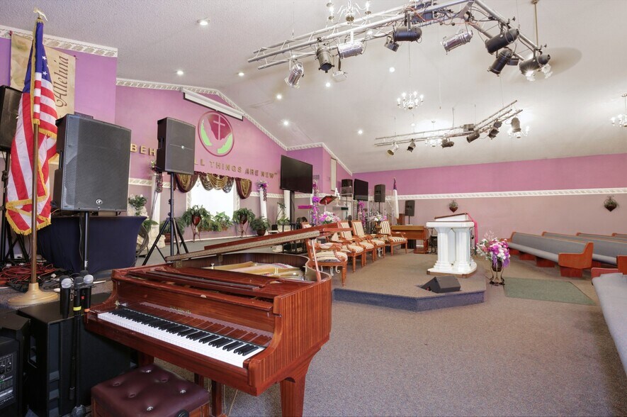 More Photos Of 7848 S 27th Ave, Laveen Religious Facility For Sale