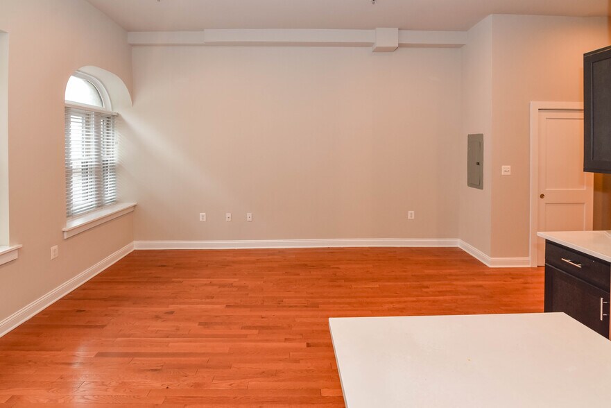More Photos Of 2-4 E Preston St, Baltimore Apartments For Sale