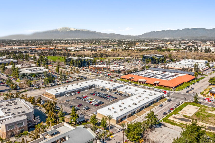 More Photos Of 165 W Hospitality Ln, San Bernardino Flex For Lease