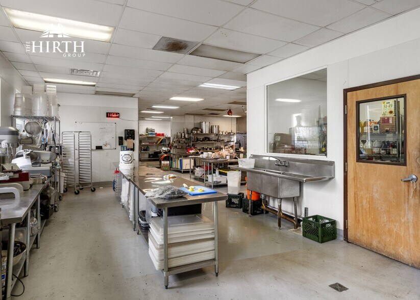 More Photos Of 2321 Filbert St, Oakland Warehouse For Sale