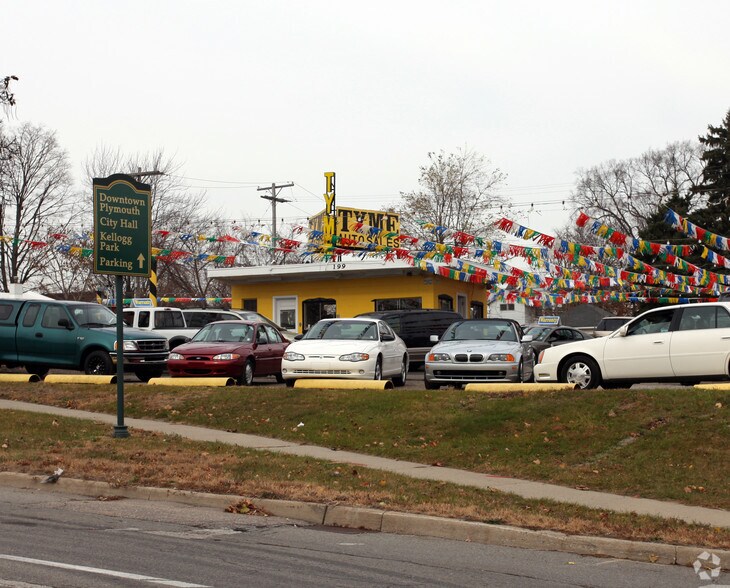 Primary Photo Of 199 Plymouth Rd, Plymouth General Retail For Sale