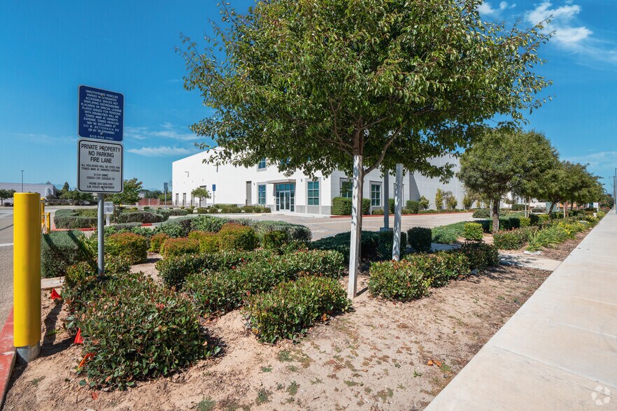 More Photos Of 1401 W Fairway Dr, Santa Maria Warehouse For Sale