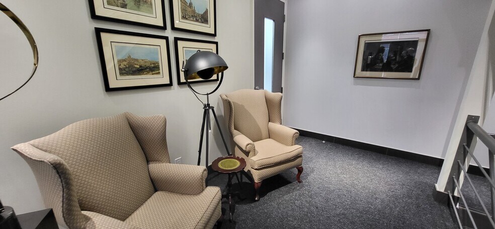 More Photos Of 30 Wertheim Ct, Richmond Hill Office Residential For Lease