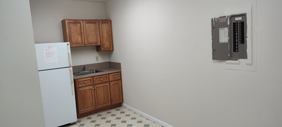 More Photos Of 3675 20th St, Vero Beach Office For Lease
