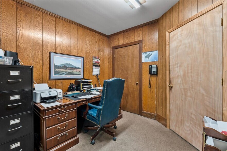 More Photos Of 2901 Randleman Rd, Greensboro Auto Repair For Sale