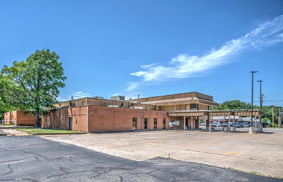 More Photos Of 5950 E Admiral Pl, Tulsa Lodge Meeting Hall For Sale