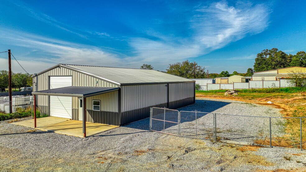 More Photos Of 11955 N FM 730, Azle Warehouse For Lease