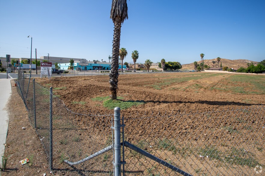 More Photos Of NWC Van Buren Blvd. & Challen Ave, Riverside Storefront For Sale