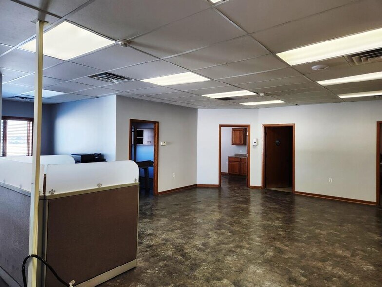More Photos Of 8635 Hollander Dr, Franksville Manufacturing For Lease