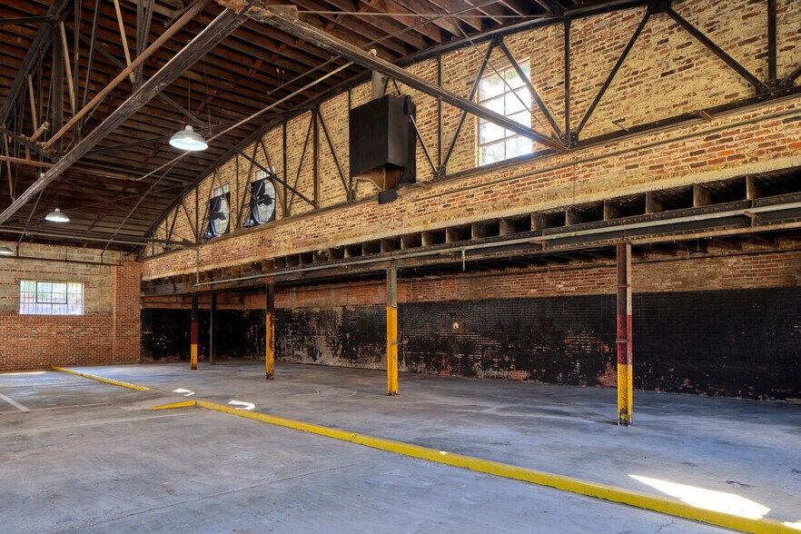 More Photos Of 259 Milton Ave SE, Atlanta Showroom For Lease