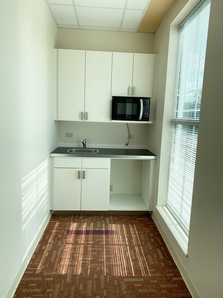 More Photos Of 969 Greentree Rd, Pittsburgh Medical For Lease