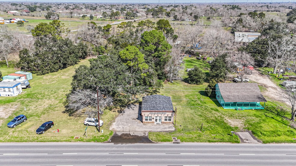 More Photos Of 2466 W Highway 6, Alvin Office Residential For Sale