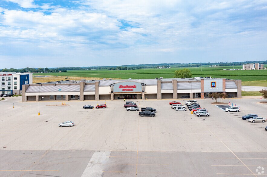 More Photos Of 3422-3564 Court St, Pekin Unknown For Lease