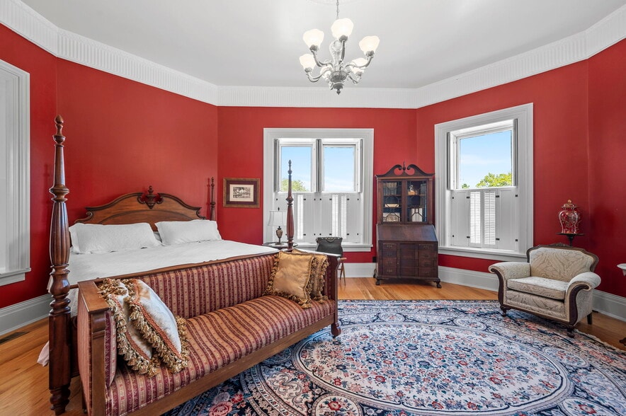 More Photos Of 403 E Adams St, Sandusky Hospitality For Sale