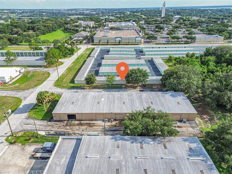 More Photos Of 905 Jan Mar Ct, Clermont Light Distribution For Lease