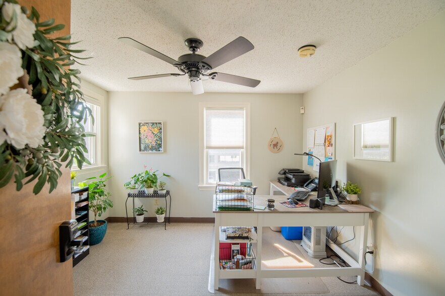 More Photos Of 4150 Crescent Dr, Saint Louis Office For Sale