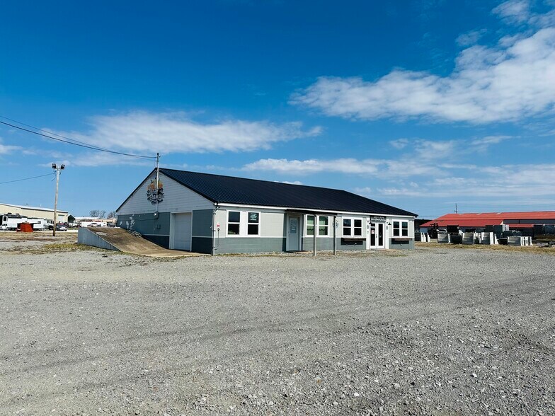 Primary Photo Of 2122 Walker Tanner Rd, Union City Auto Dealership For Sale