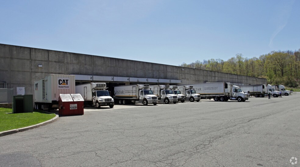 More Photos Of 350 Clark Dr, Mount Olive Warehouse For Lease
