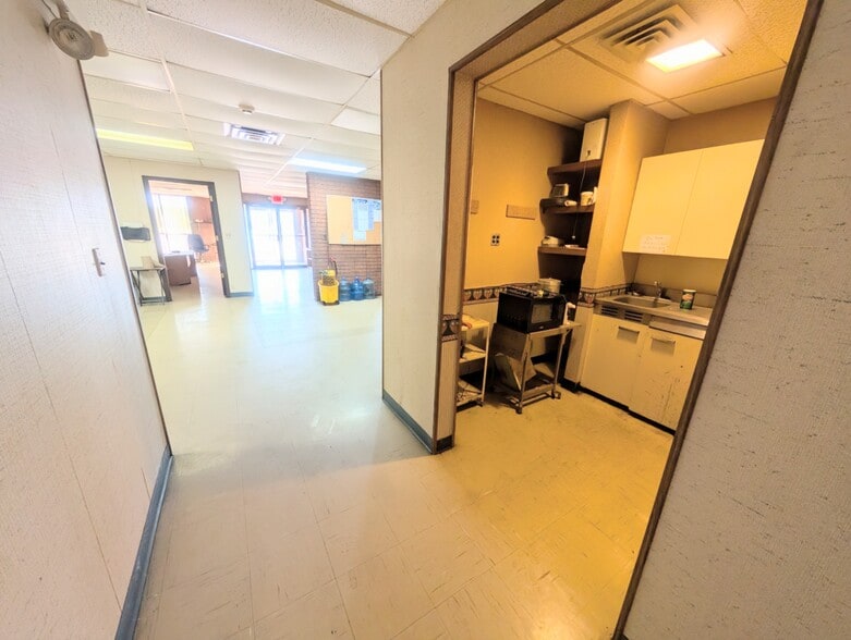 More Photos Of 1469 US Highway 59, Moran Manufacturing For Sale