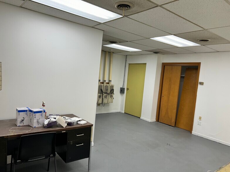 More Photos Of 949 E Livingston Ave, Columbus Daycare Center For Lease