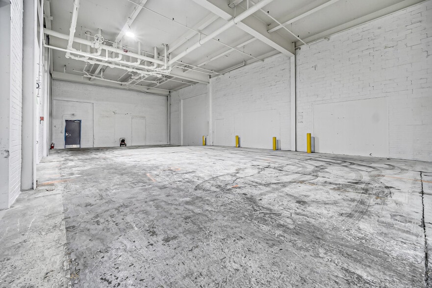 More Photos Of 799 E 73rd St, Cleveland Warehouse For Lease