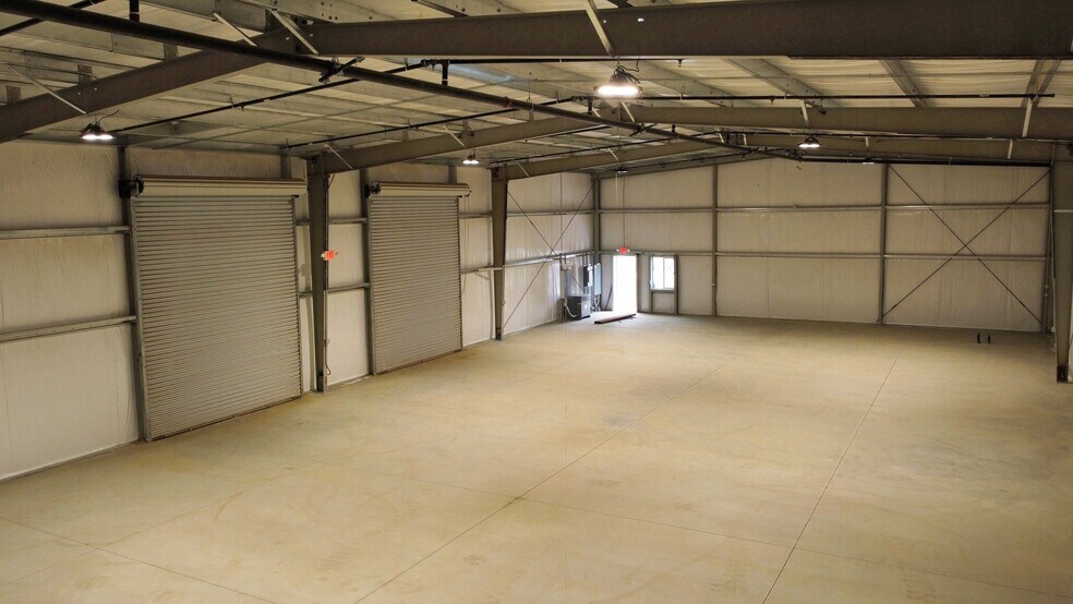 More Photos Of 136,146,156 S Blair Rd, Woodlake Industrial For Lease