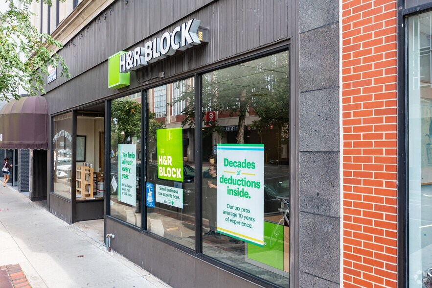 More Photos Of 828 Davis St, Evanston Loft Creative Space For Lease