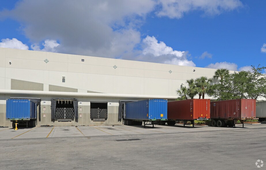 More Photos Of 2955 W Corporate Lakes Blvd, Weston Industrial For Sale
