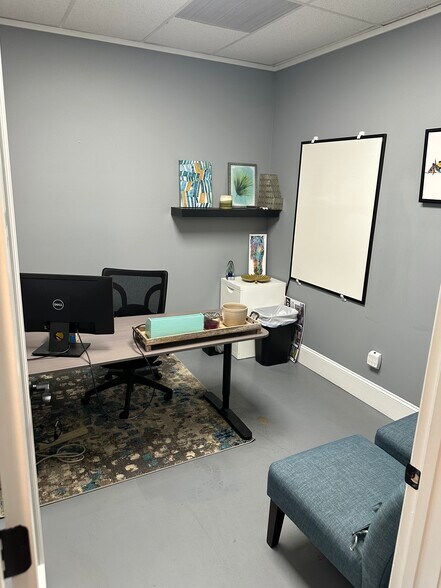 More Photos Of 206 N Church St, Lexington Freestanding For Lease