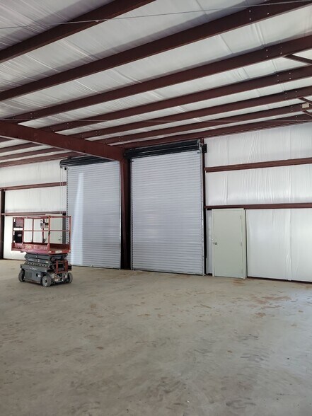 More Photos Of 402 Honea Egypt Rd, Magnolia Flex For Lease