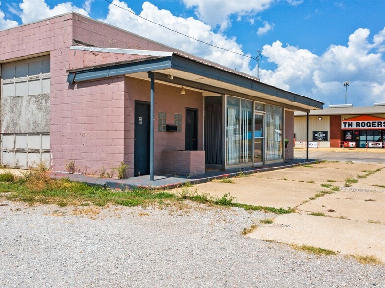 More Photos Of 801 S Green Ave, Purcell Auto Repair For Sale