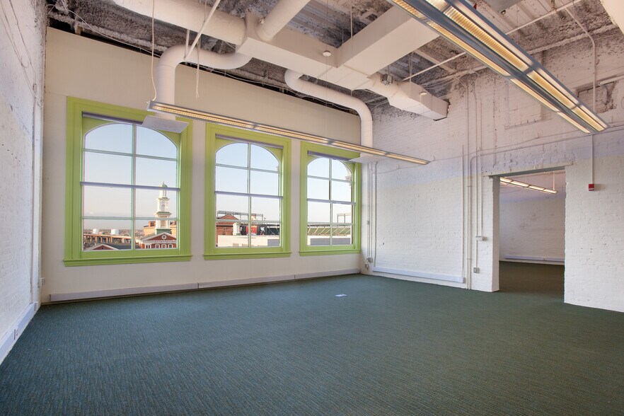 More Photos Of 300 W Pratt St, Baltimore Office For Lease