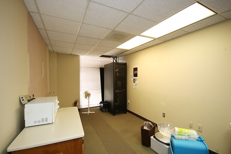 More Photos Of 1444 Watson Blvd, Warner Robins Office For Lease