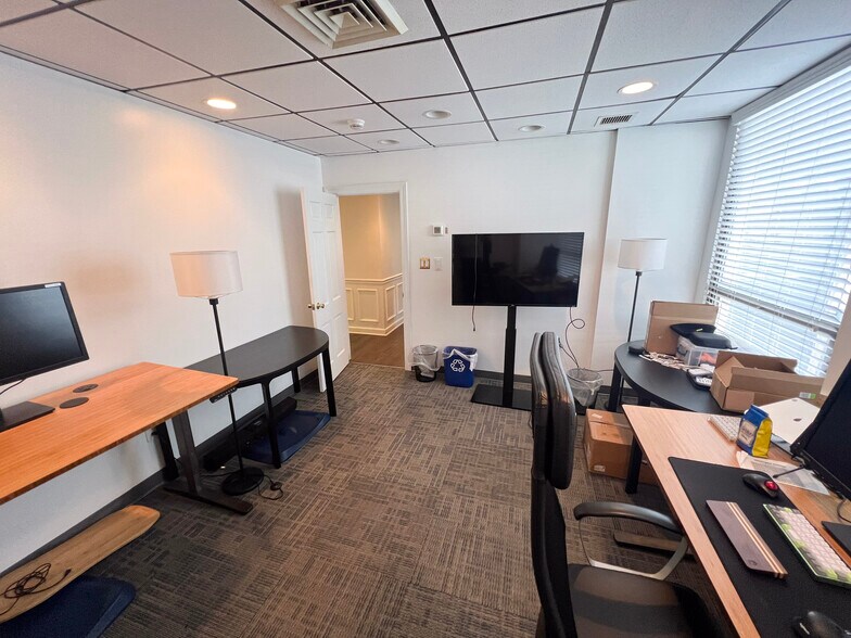 More Photos Of 205 E Joppa Rd, Towson Apartments For Lease